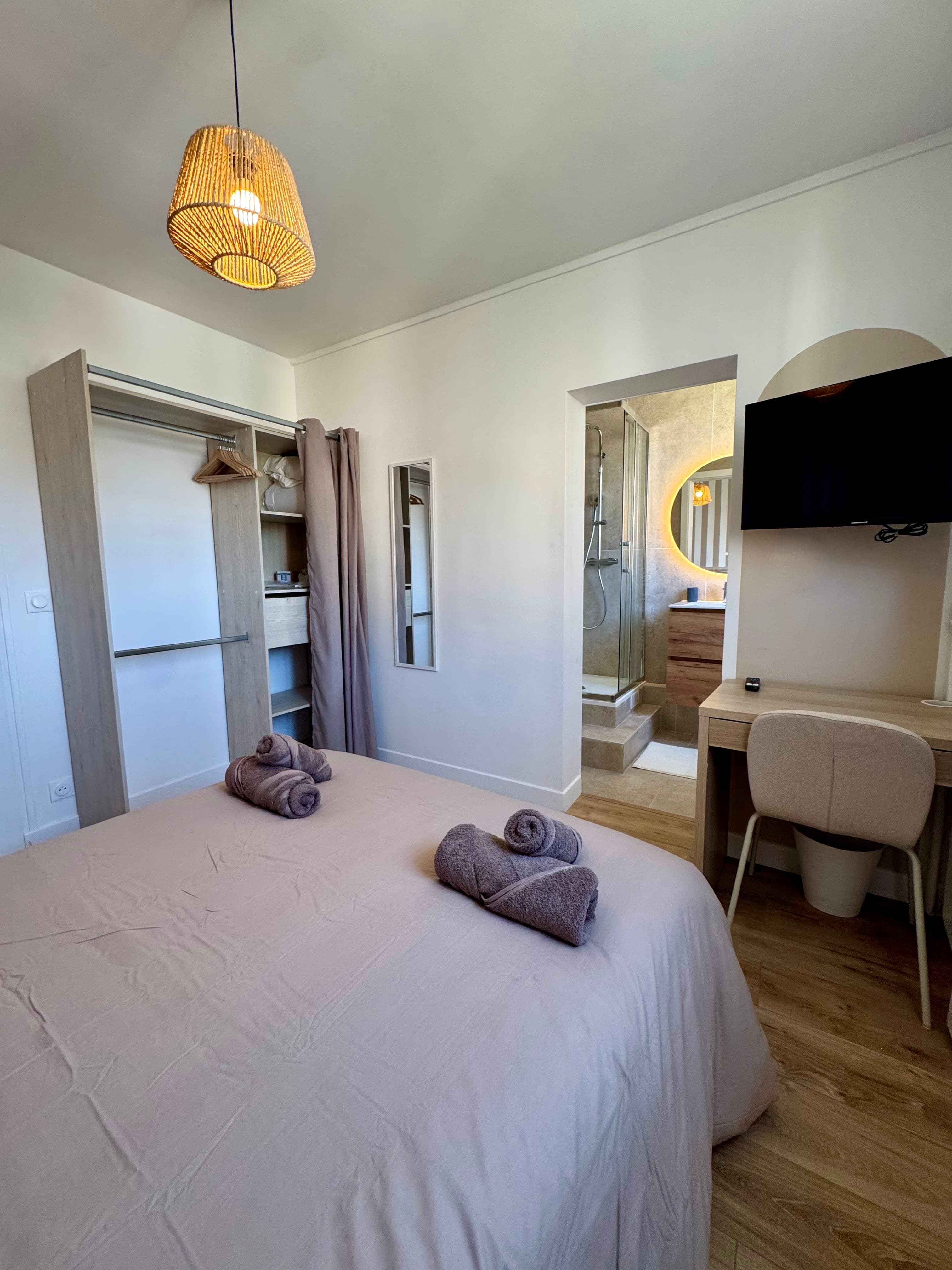 20mn de Genève - Chambre neuve SDB privée